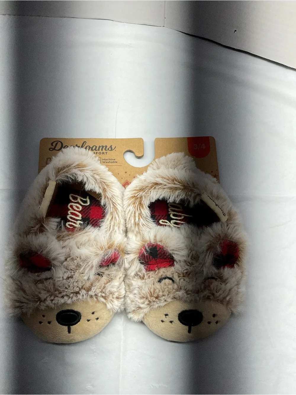 dearfoams Plush Bear Slip-On Slippers in Light Beige with Red Accents